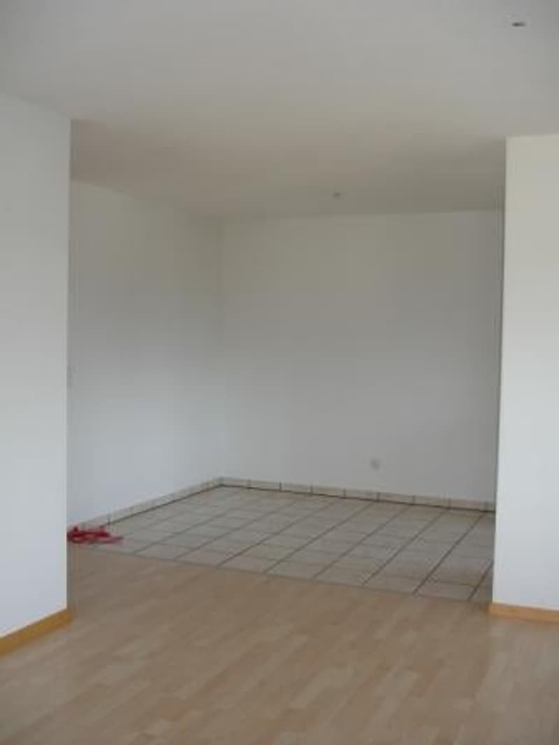 Appartamento luminoso 4,5 locali con balcone a Reitnau (6)