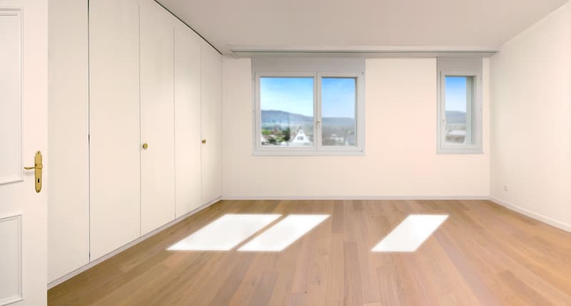High-quality 6-room attic apartment with panoramic views (7)