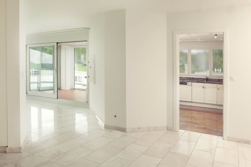 High-quality 6-room attic apartment with panoramic views (3)
