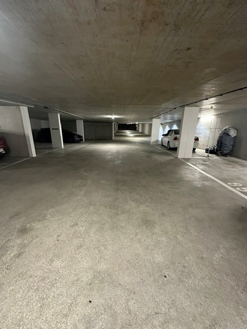 2 Plätze in der geräumigen Tiefgarage