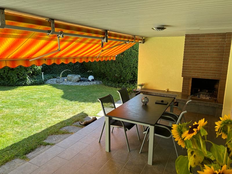 Terrasse mit Aussencheminée