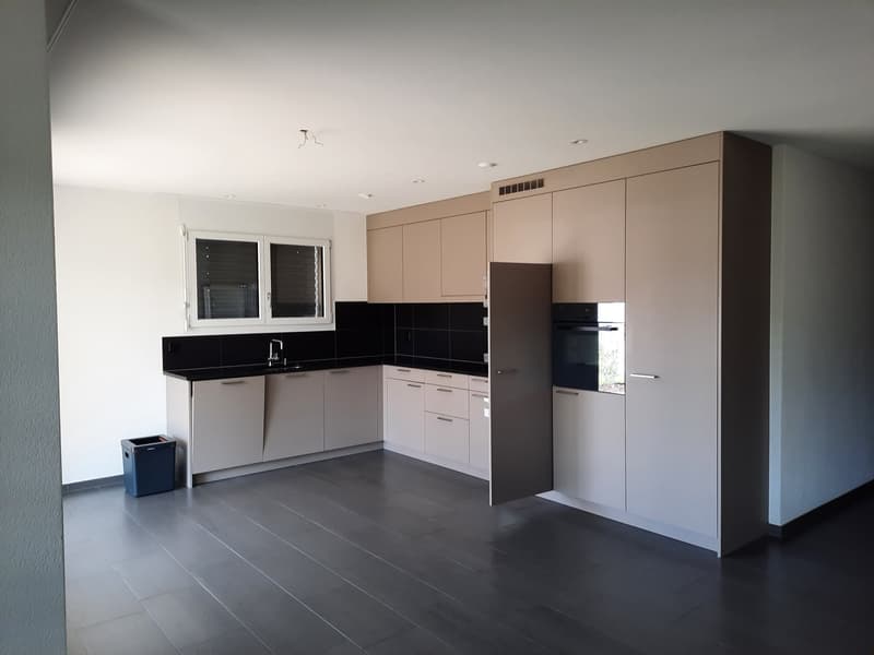 Modern 3.5-room ground-floor apartment in Lupfig (5)