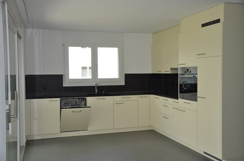 Moderne 3.5-Zimmer-Wohnung mit Balkon in Lupfig (2)