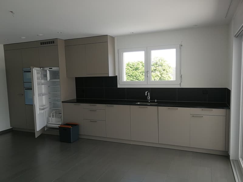 Nachmieter gesucht: Helle 5.5-Zimmer-Wohnung mit Balkon und Weitsicht in Lupfig (7)