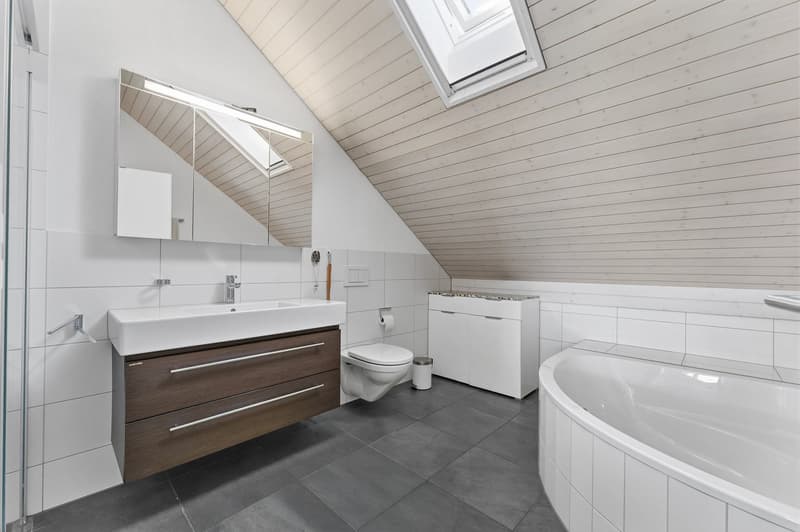 Appartement-maisonnette lumineux 4.5 pièces avec balcon spacieux (8)