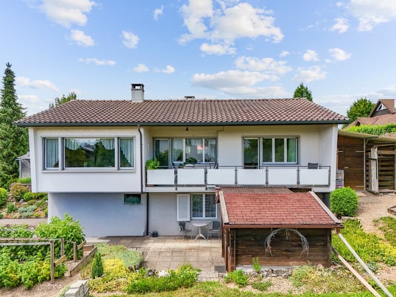 Einfamilienhaus mit grosszügiger Landfläche an ruhiger Lage in Jonen (2)