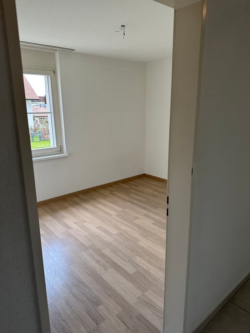 Helle 4.5-Zimmer-Wohnung mit Balkon und Cheminée in Boswil (16)