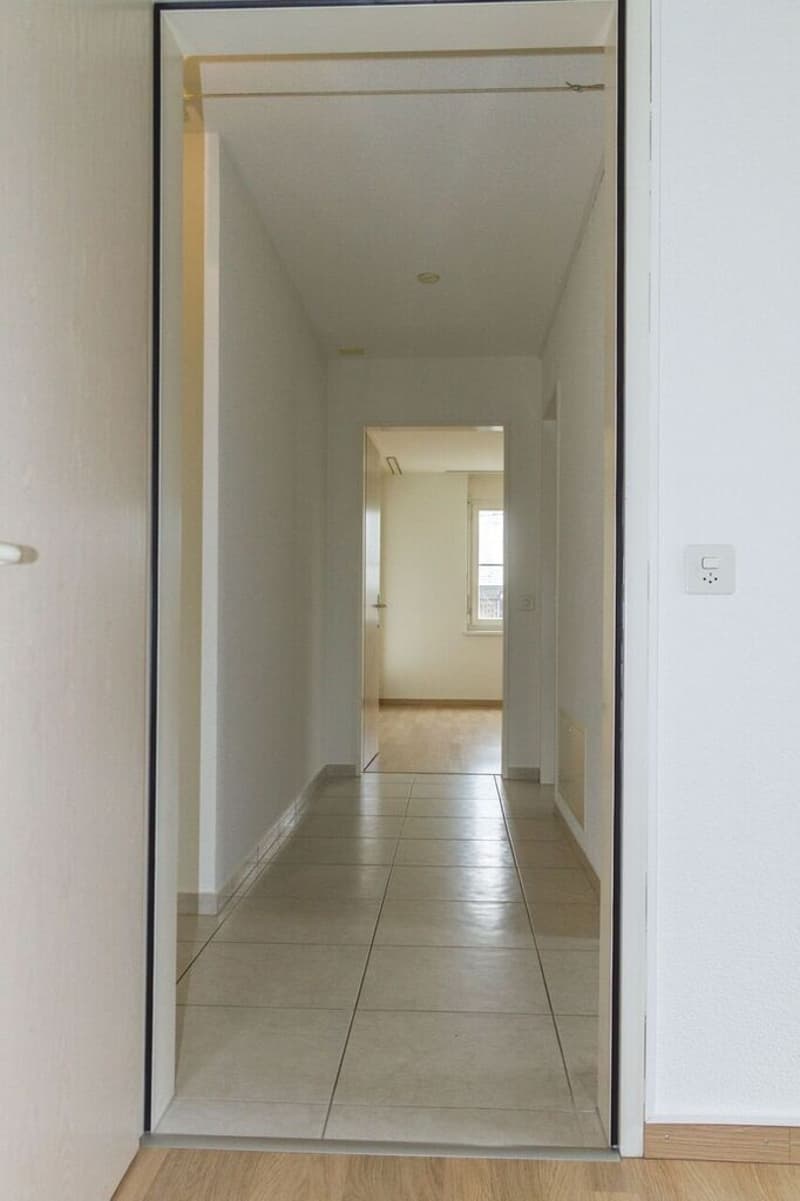 Helle 4.5-Zimmer-Wohnung mit Balkon und Cheminée in Boswil (8)