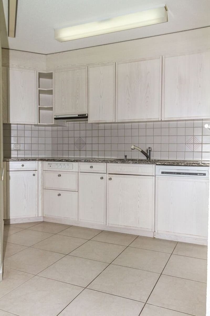 Helle 4.5-Zimmer-Wohnung mit Balkon und Cheminée in Boswil (9)