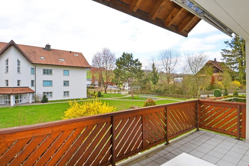 Helle 4.5-Zimmer-Wohnung mit Balkon und Cheminée in Boswil (2)