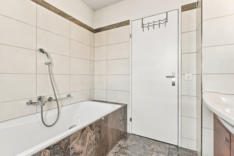 Helle 5.5-Zimmer-Wohnung mit grossem Balkon in Muri AG (12)