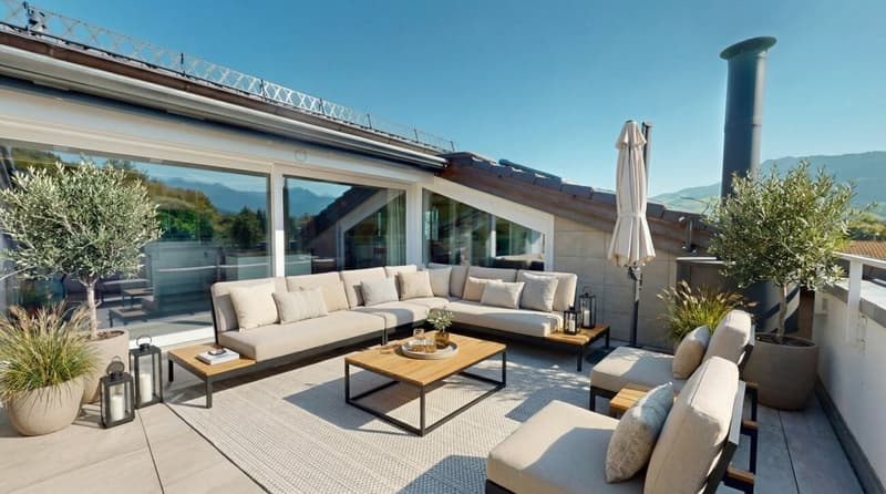 Modern attic apartment with spectacular views (10)