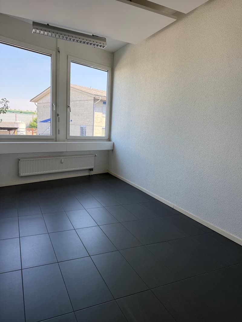 Il tuo nuovo spazio commerciale a Galgenfeld - centrale e facilmente accessibile (4)