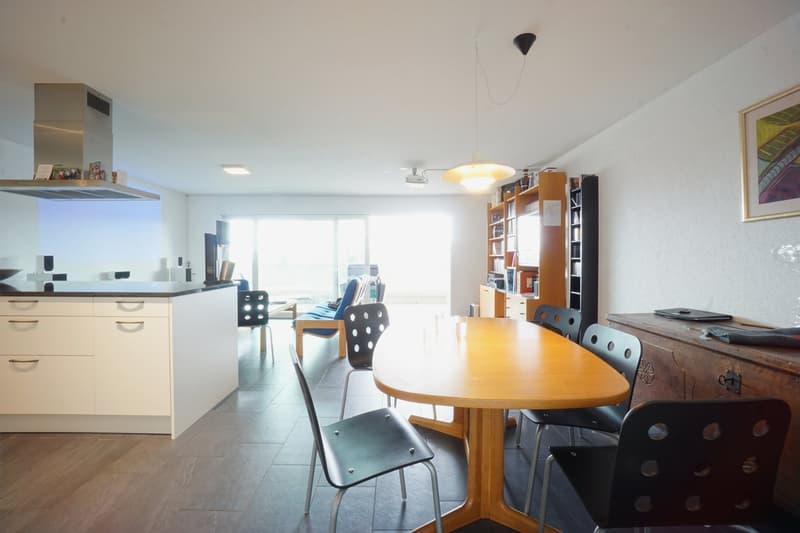 Moderne 4.5-Zi.-Wohnung im 3. OG mit zwei Balkone, Kellerabteil und Tiefgaragenparkplatz (2)