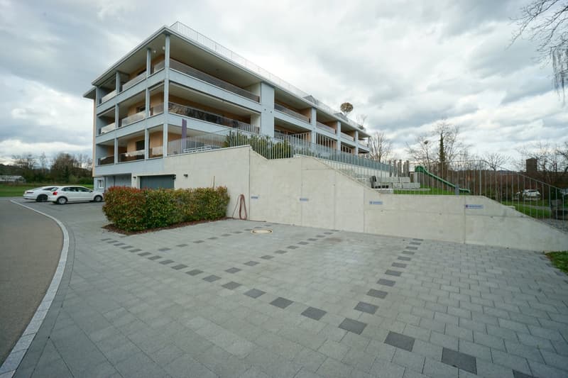 Moderne 2.5-Zi.-Wohnung im 3. OG mit zwei Balkone, Kellerabteil und Tiefgaragenparkplatz (12)