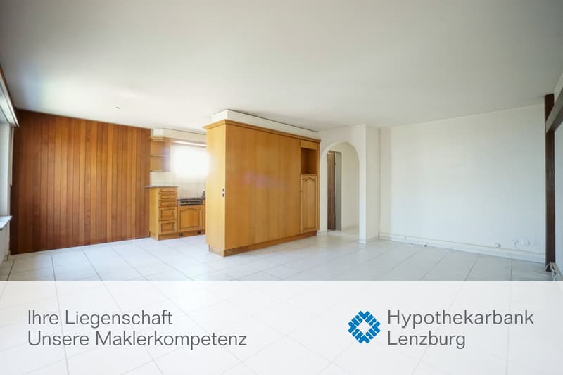 Zentrumsnahe 5.5-Zimmer-Wohnung im 1. OG mit Kellerabteil, Balkon, Aussenparkplatz und Garagenbox (1)