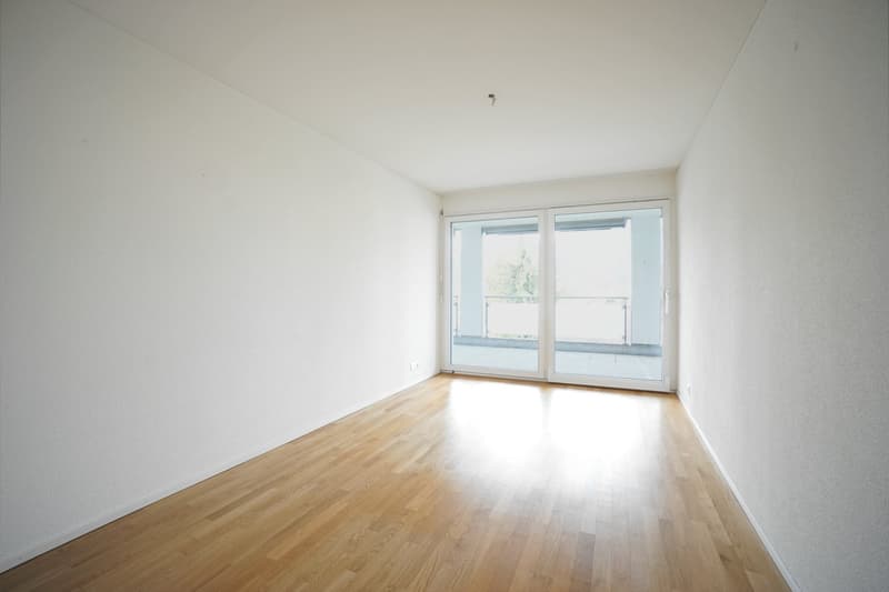 Well-maintained 3.5-room apartment on the 2nd floor in a central location with balcony and panoramic view (4)