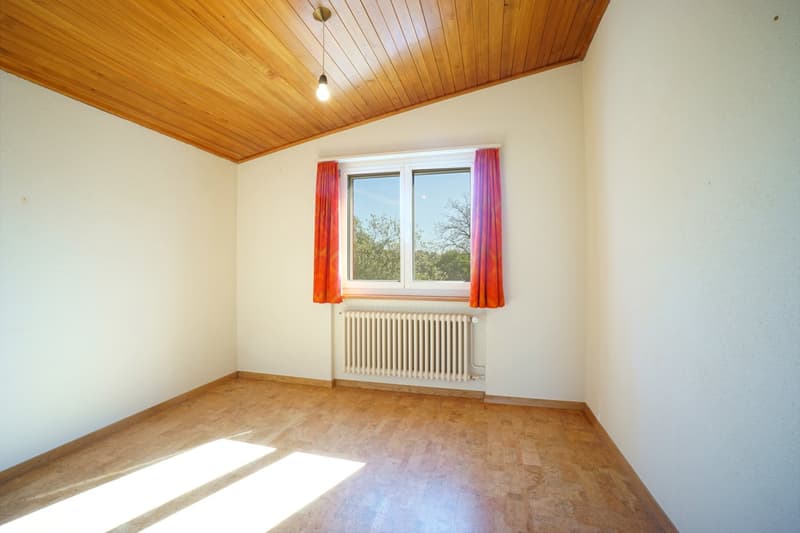 Idyllic 5.5-room single-family house with well-kept surroundings, biotope, and garage (10)
