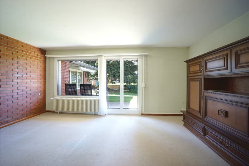 Idyllic 5.5-room single-family house with well-kept surroundings, biotope, and garage (6)