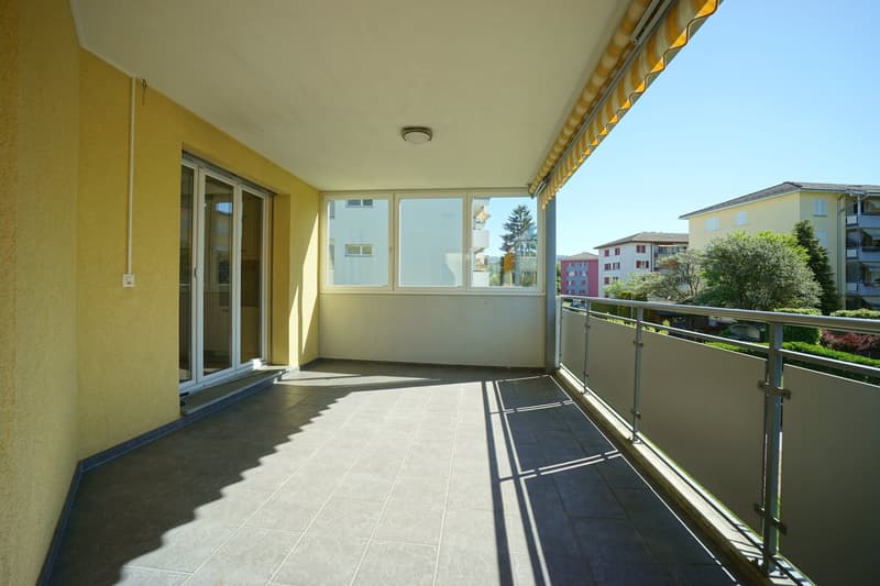 Bel appartement 5.5 pièces au 1er étage avec balcon, local de cave et deux places de parking (4)