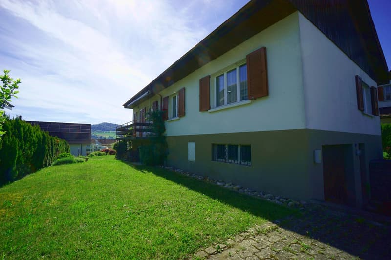 Maison de famille de 6,5 pièces confortable dans un emplacement ensoleillé avec potentiel de transformation et d'agrandissement (3)