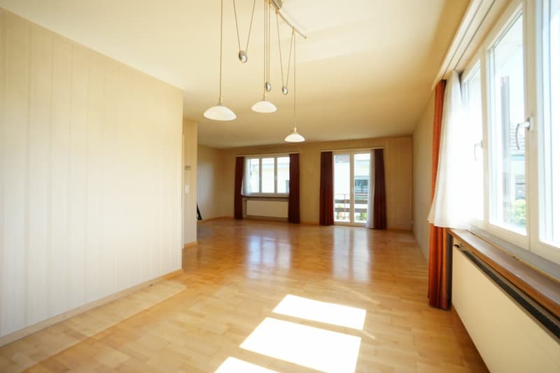 Maison de famille de 6,5 pièces confortable dans un emplacement ensoleillé avec potentiel de transformation et d'agrandissement (4)