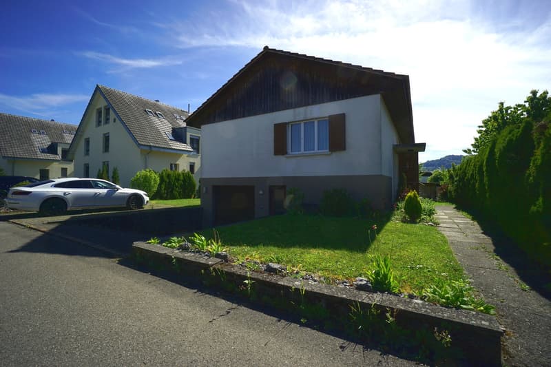 Maison de famille de 6,5 pièces confortable dans un emplacement ensoleillé avec potentiel de transformation et d'agrandissement (2)
