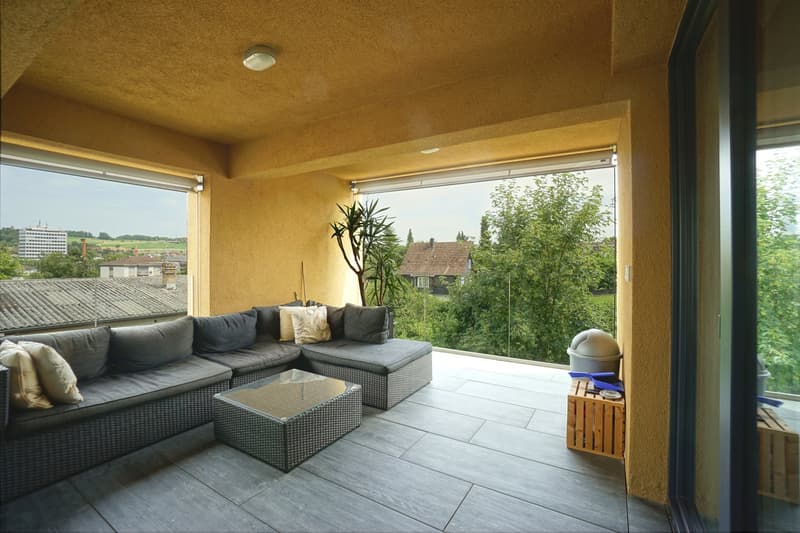Moderne 4.5-Zimmerwohnung im 2. OG mit Loggia, zwei Parkplätze und Kellerabteil (11)