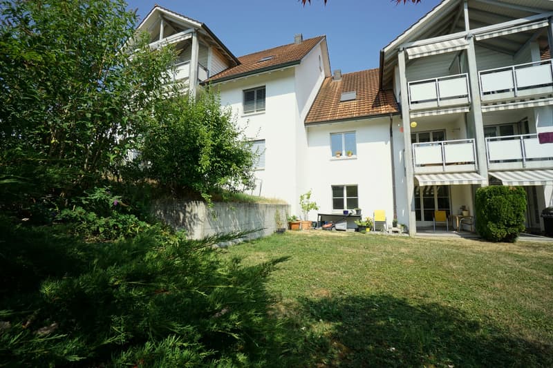 Gepflegte 2.5 Zimmer-Gartenwohnung an attraktiver und sonniger Lage mit grossem Garten (12)