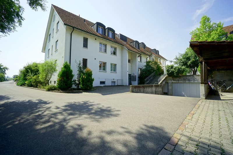 Gepflegte 2.5 Zimmer-Gartenwohnung an attraktiver und sonniger Lage mit grossem Garten (2)