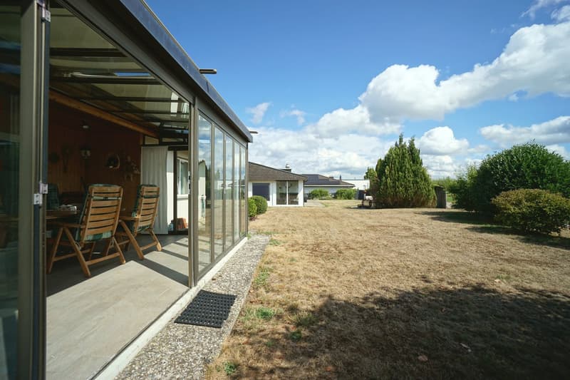 Idyllisches 5.5 Zimmer-Einfamilienhaus im Bungalow-Stil mit Doppelgarage und Wintergarten (15)