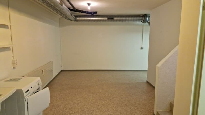 Local commercial dans un excellent emplacement (5)