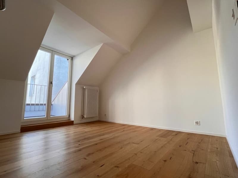 Apartment in the old town with balcony (3)