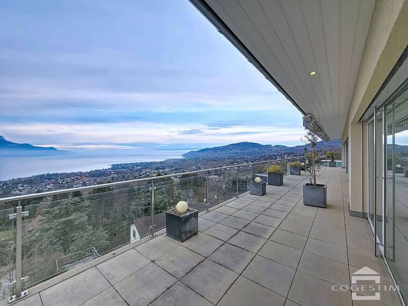 Ultimo piano esclusivo con vista panoramica sul lago (2)