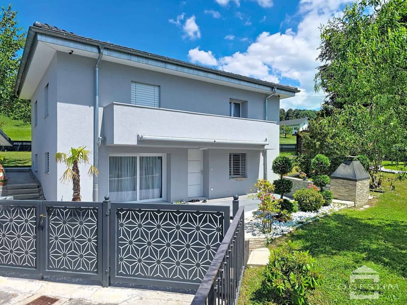 Villa individuelle rénovée avec vaste parcelle et vue dégagée (13)