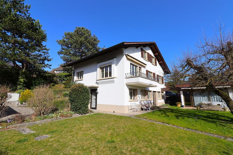 2 story house, white, balcony, garden