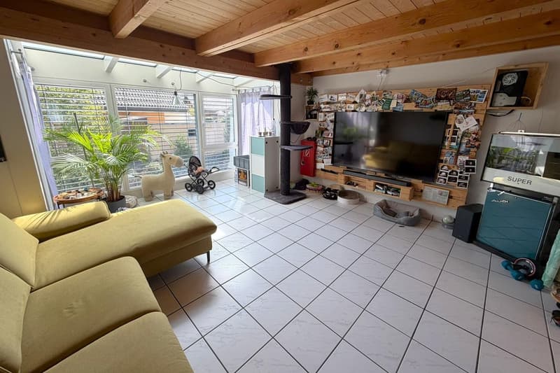 Charmantes Einfamilienhaus in ruhiger Lage in Schüpfen (2)