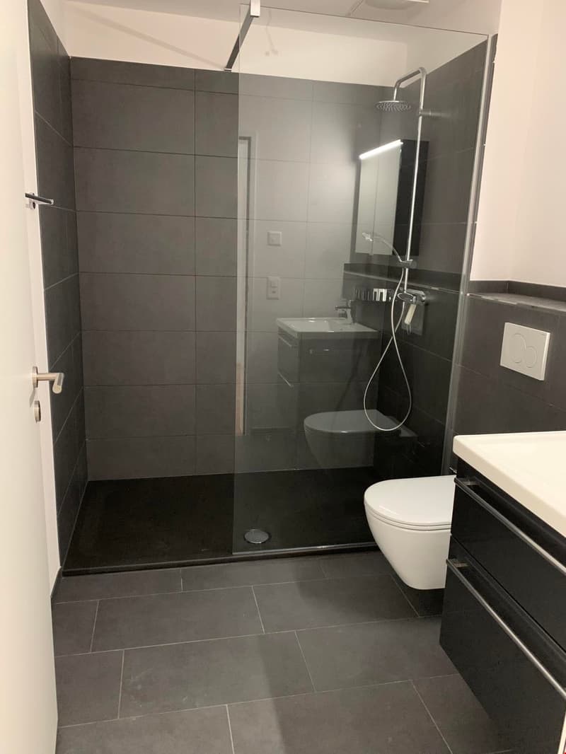 Badezimmer mit Dusche