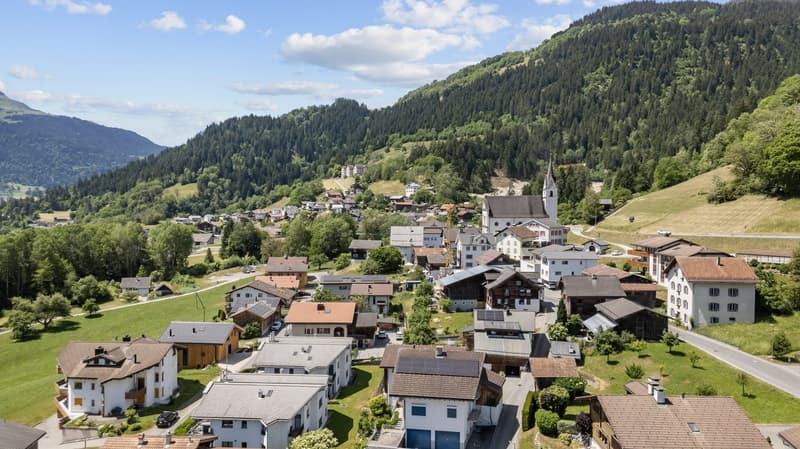 Première résidence - appartement en attique de 5,5 pièces à Schluein GR (5)