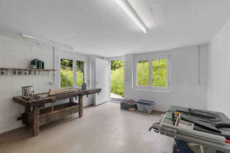 Werkstatt/Kreativraum mit separatem Eingang und Sitzplatz im Garten