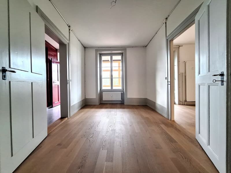 Appartement de style de 4,5 pièces dans un immeuble ancien à Aarberger Stedtli! (6)