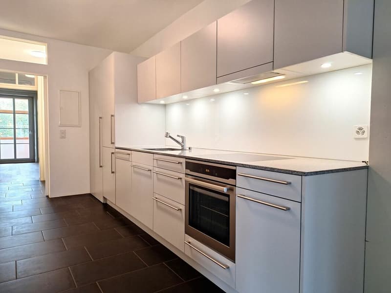 Appartement de style de 4,5 pièces dans un immeuble ancien à Aarberger Stedtli! (3)