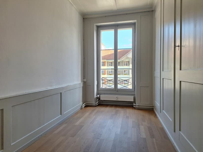 Appartement de style de 4,5 pièces dans un immeuble ancien à Aarberger Stedtli! (7)