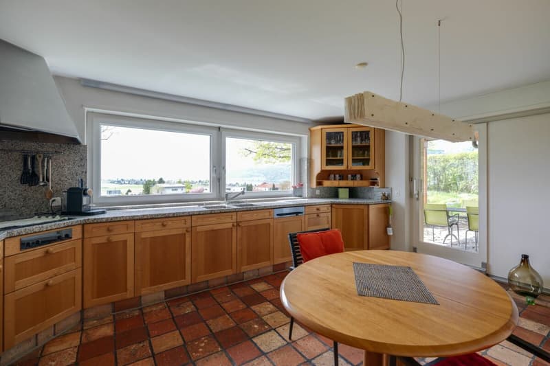 Detached house with lake view in prime location! (8)