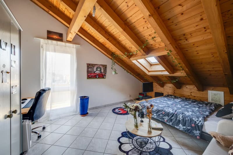 Appartement 5.5 pièces dans une maison de famille charmante directement sur le Lyssbach (10)
