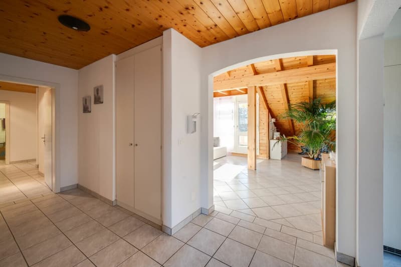 Appartement 5.5 pièces dans une maison de famille charmante directement sur le Lyssbach (4)