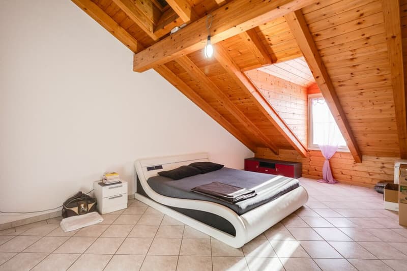 Appartement 5.5 pièces dans une maison de famille charmante directement sur le Lyssbach (9)