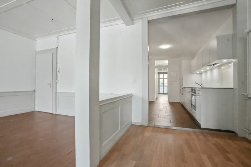 Appartement de 4,5 pièces dans un immeuble ancien au cœur d'Aarberger Stedtli ! (4)