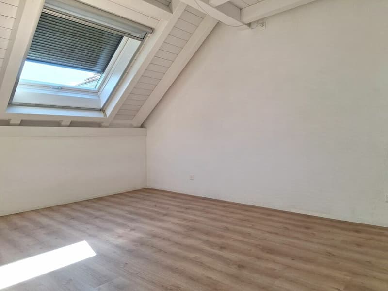 Sie suchen eine 3.5-Zimmer-Galeriewohnung? Schauen Sie rein! (4)