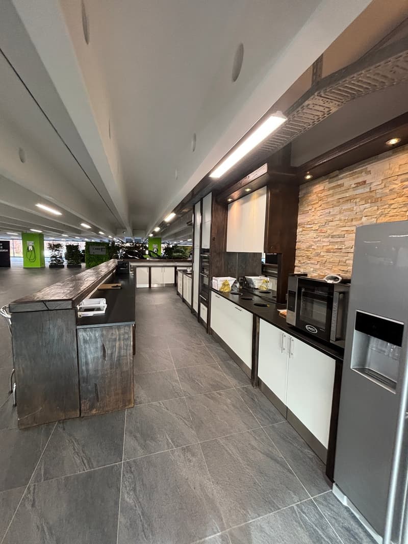 Spacious commercial space for rent in top location at Vogels Offroads in Lyssach (12)